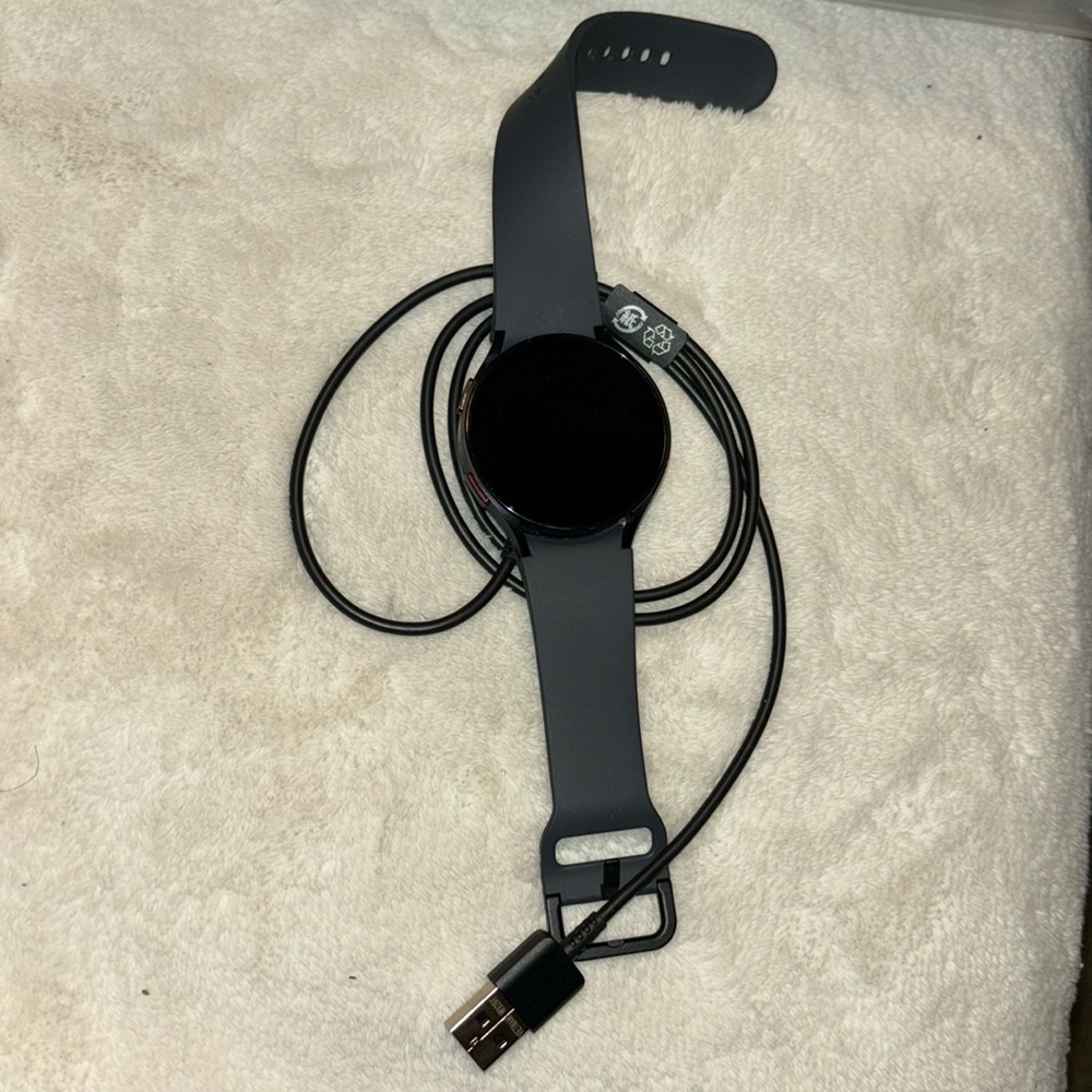 NWOT Samsung 44MM set fire crystal GPS five ATM  5M – 4940
